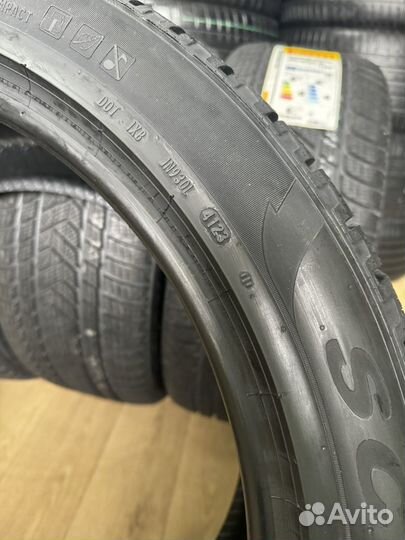 Pirelli Scorpion Winter 285/40 R22