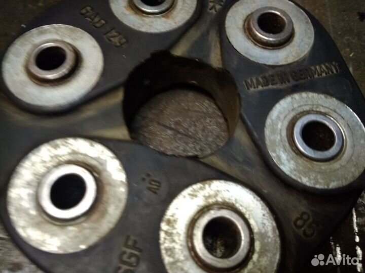 Продам муфту кардана 124 Мерседес