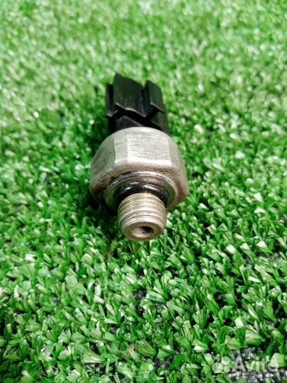 Датчик давления масла гур Mitsubishi Outlander