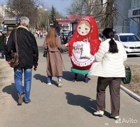 Промоутер на раздачу листовок