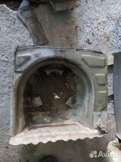 Карина ST215, задняя часть под запаску