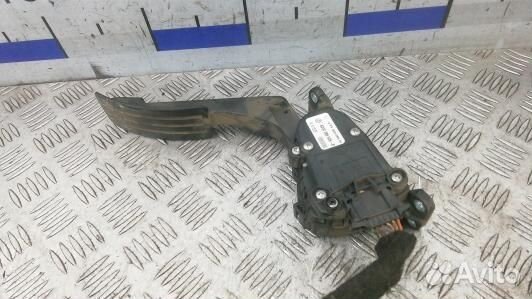 Педаль газа dacia logan 1 (6AR04NW01)