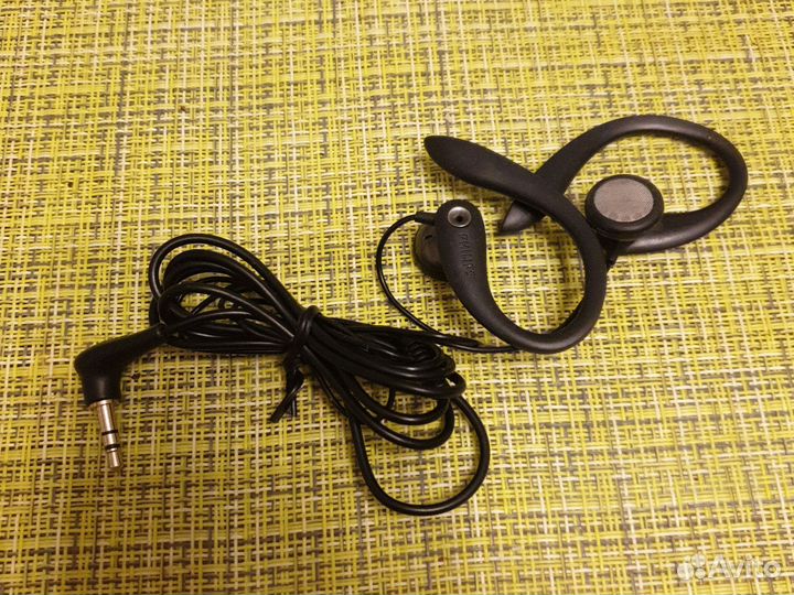Проводные наушники
