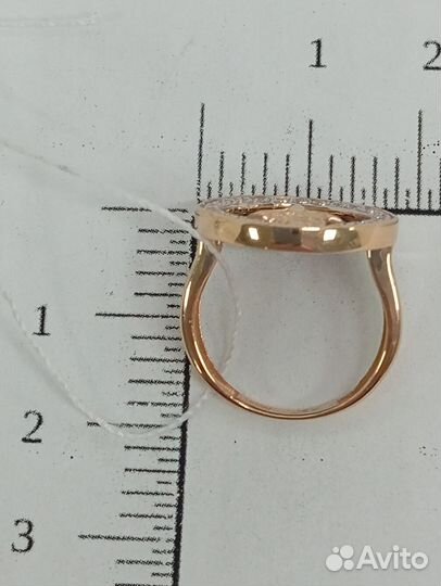 Золотое кольцо с камнем 16р