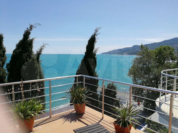 Квартира-студия, 65 м², 3/3 эт.