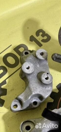 Кронштейн подушки двс Opel Astra J A16XER