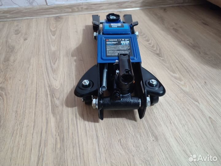 Домкрат подкатной гидравлический 2.5 тонн