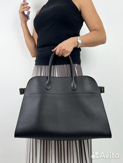 Сумка The Row Margaux 17, черная кожа