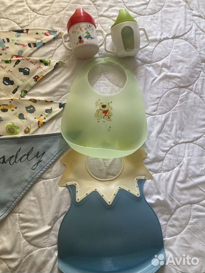 Слюнявчики-нагрудники, поильники