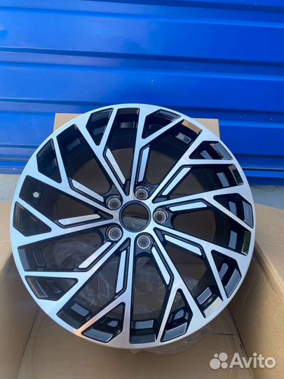 Новые диски R18 для на Audi/5x112