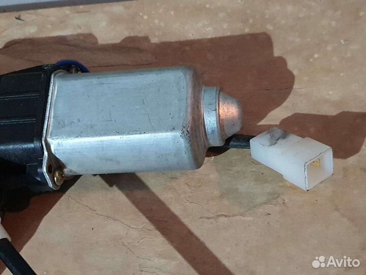 Стеклоподемник Ваз 2110 Приора Левые Передний