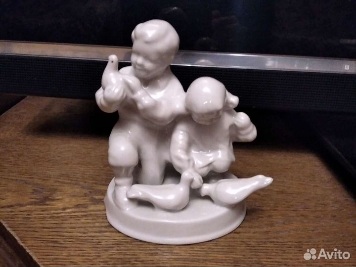 Статуэтки разные