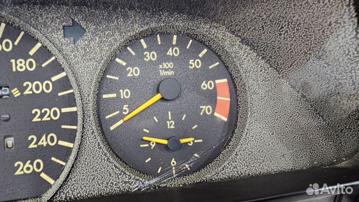 Приборная панель на Mercedes-Benz W126 5.6