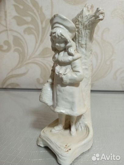 Гипсовая статуэтка, шкатулка, яйцо