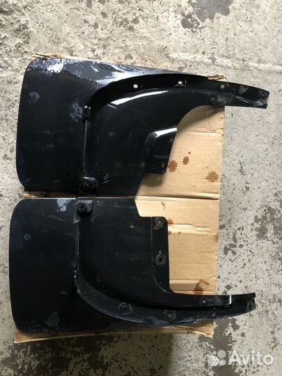 Бампер задний Toyota Land Cruisar 200