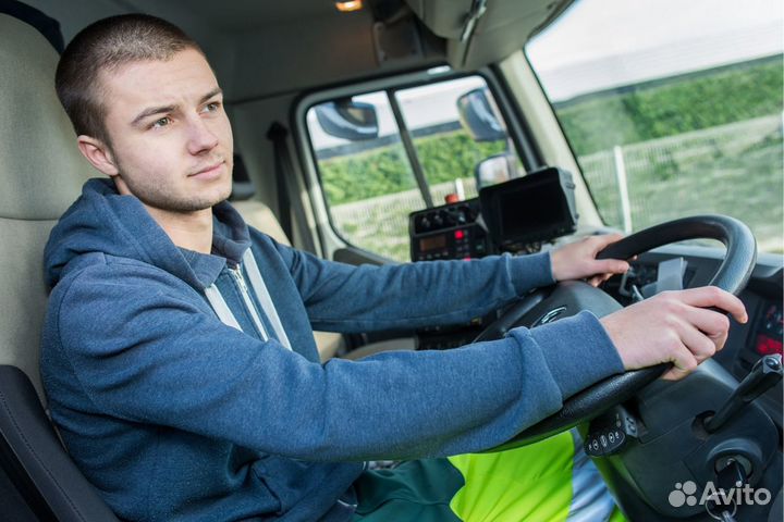 Водитель самосвала