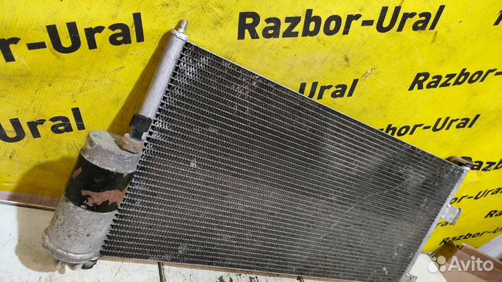 Радиатор кондиционера Ниссан ад 2