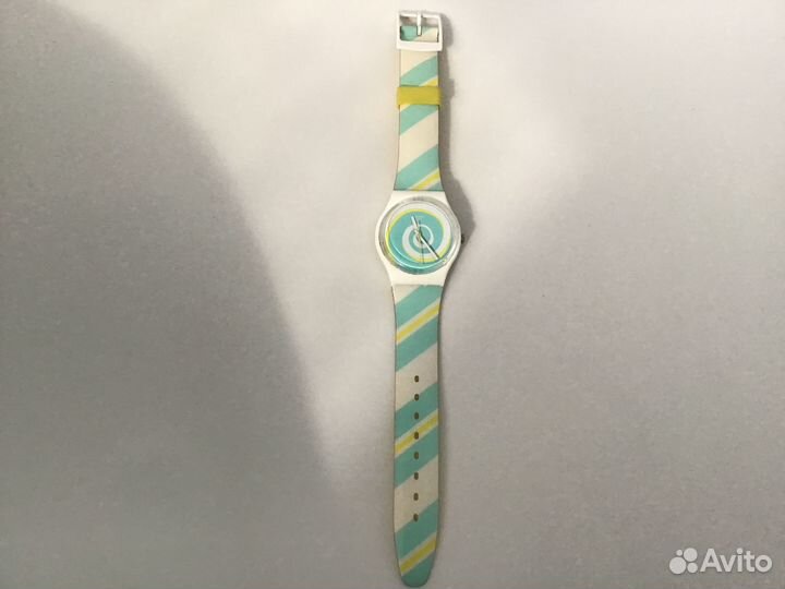 Часы Swatch разноцветные