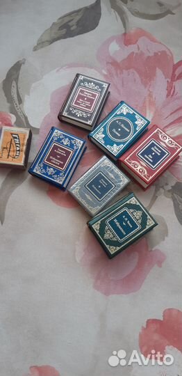 Книги в миниатюре