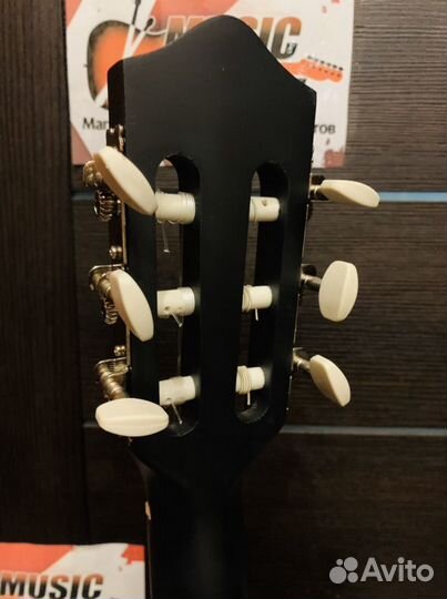 Классическая гитара + чехол