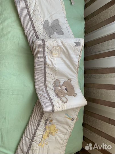 Декоративный бампер в детскую кроватку