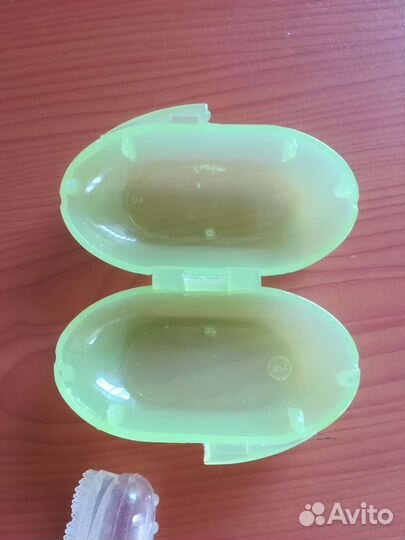 Зубная щетка - напальчник