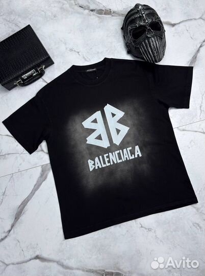 Футболка Balenciaga