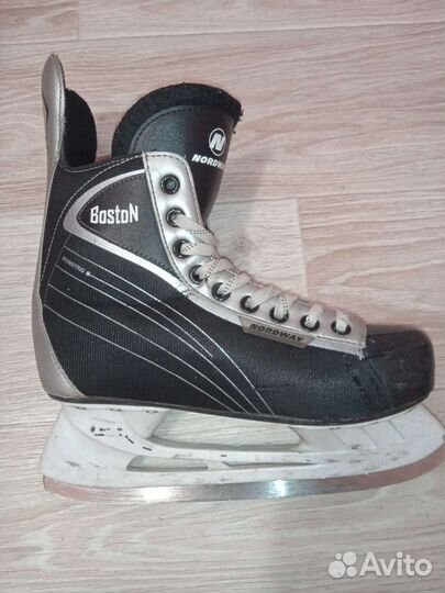 Коньки хоккейные