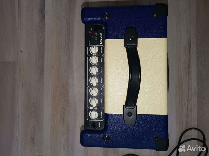 Гитарный комбоусилитель Cort CM15R, 15Вт