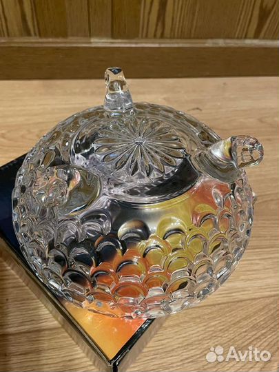 Салатник на ножках Union