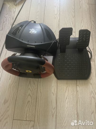 Игровой руль с педалями