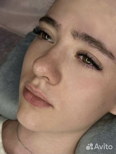 Модель на наращивание ресниц