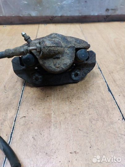 Тормозной суппорт передний левый Ford Fiesta fujb