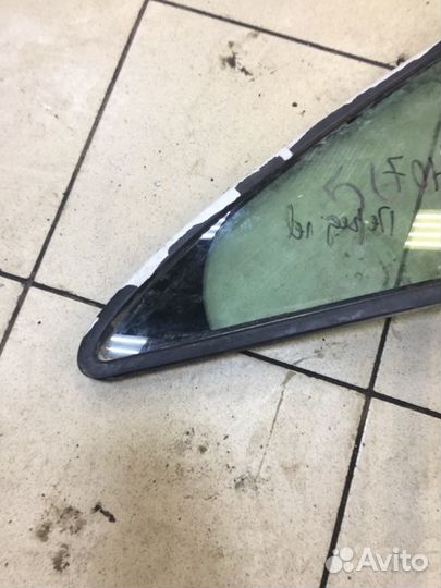 Форточка двери передняя левая Peugeot 407