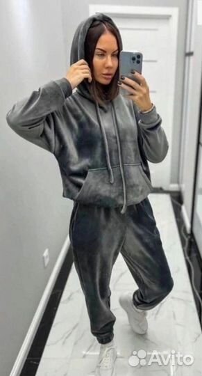 Костюм женский плюшевый