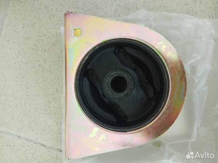 Опора двигателя передняя Mitsubishi Lancer IX