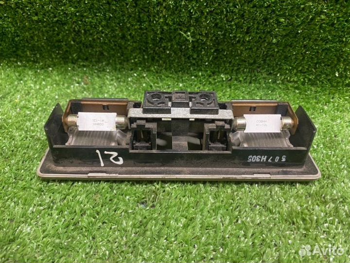 Плафон подсветки салона Mitsubishi Carisma 1999