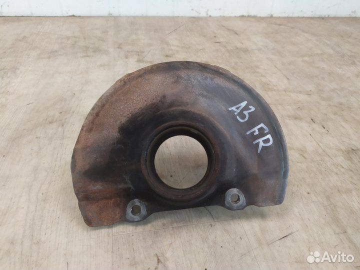 Кулак поворотный передний правый Mitsubishi Lancer