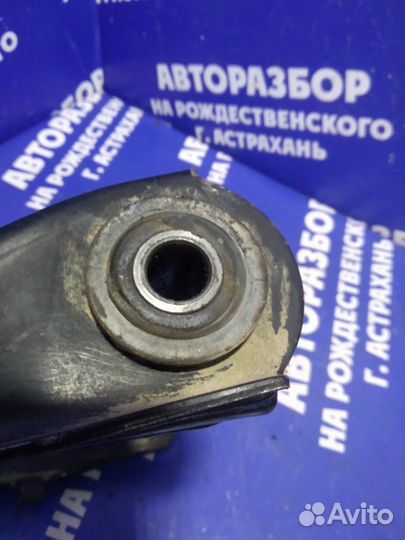 Передний правый рычаг Chevrolet Trailblazer