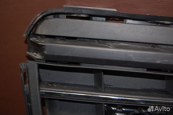 Решетка бампера левая-Volkswagen Touareg (2018-нв)