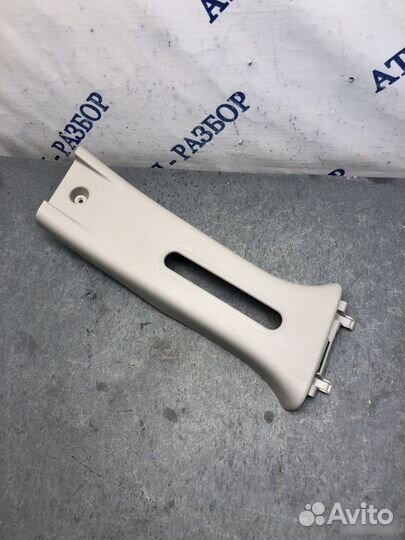 Накладка стойки правая Renault Logan 2 Stepway