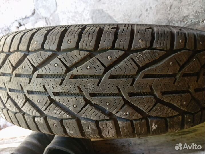 Tigar SUV Ice 215/65 R16