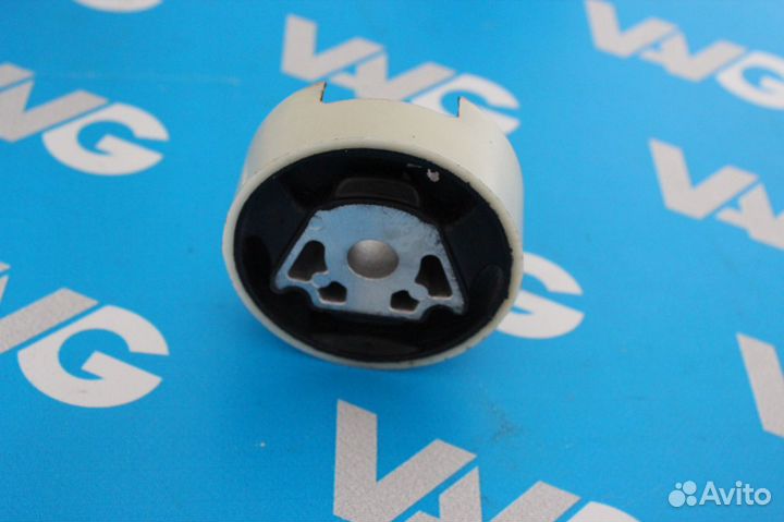 Сайлентблок подрамника Октавия, Джетта, Пассат