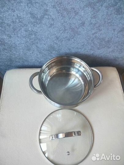 Кастрюля с крышкой новая