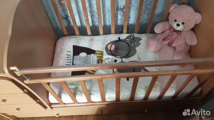 Детская кроватка трансформер с маятником