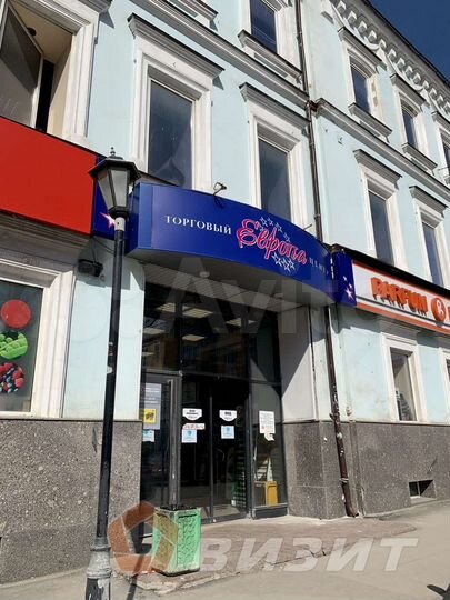 Торговое помещение с общим входом Красное&Белое
