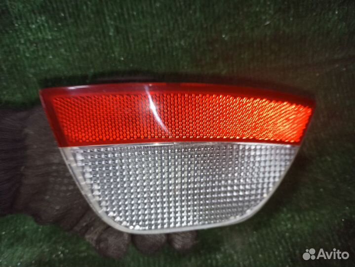 Фонарь задний в бампер правый Ford Focus