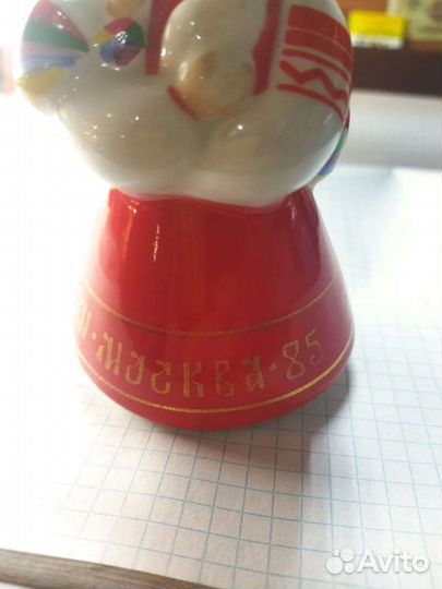 Статуэтка фарфор