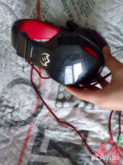 Клавиатура и наушники