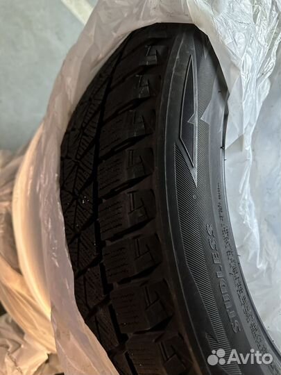 Bridgestone Blizzak DM-V2 235/55 R19 и 255/50 R19